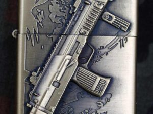 Benzinový zapalovač - Heckler & Koch. MP 7 A1.