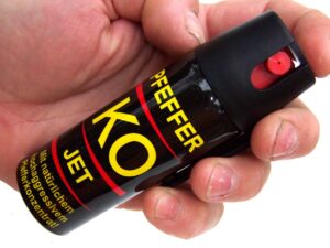 Pepřový obranný spray KO Jet, klip, 50ml -černý.
