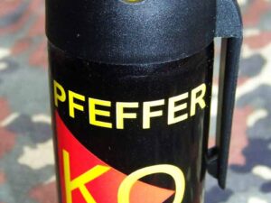 Pepřový obranný spray KO FOG, klip, 50ml -černý.