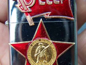 Benzinový zapalovač -Komunista CCCP-partyzán.