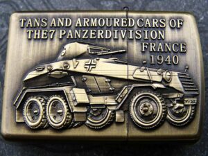 Benzinový zapalovač -7 Panzerdivision France 1940 .