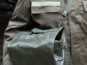  Malá polní vz.85 - vojenské příruční žebradlo přes rameno.