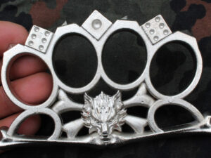 Matně stříbrný boxer FOX.