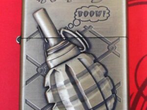 Benzinový zapalovač Grenade Boow styl zippo.