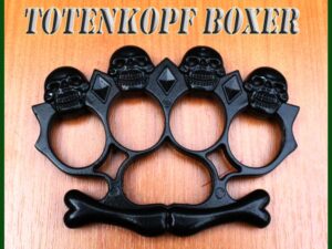 Černý boxer Totenkopf 4 lebky.