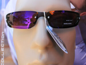 Černé tmavé brýle zrcadlovky Sunglasses s UV filterem.