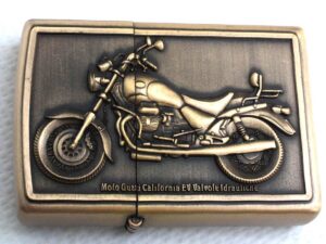 Benzinový zapalovač Moto Guzzi California styl zippo.