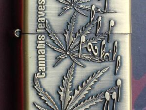 Benzinový zapalovač Cannabis leaves noty styl zippo.