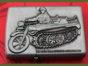 Benzinový zapalovač Ketenkrad pásový německý motocykl styl zippo.