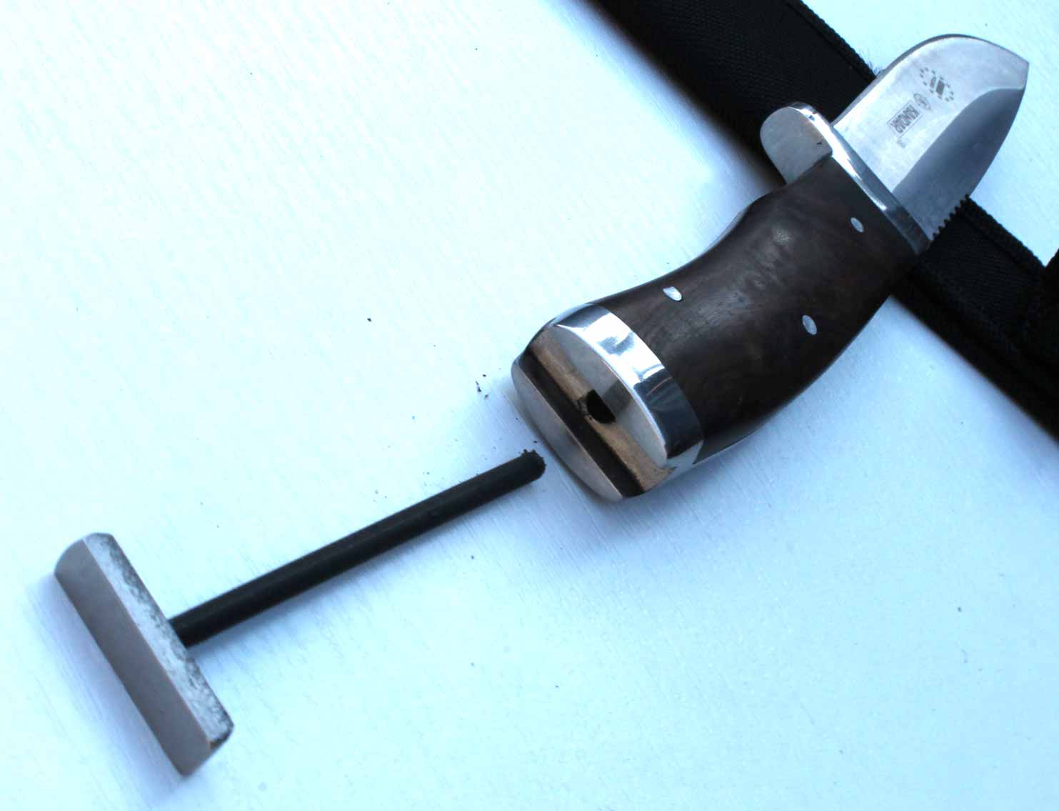 Buschsraftový nůž Kandar s integrovaným magnesiovým škrtadlem. - Image 3