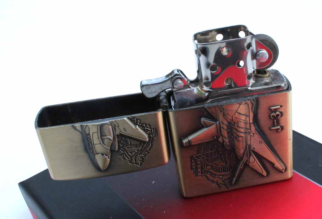 Benzinový zapalovač Stíhačka J-31 styl zippo. - Image 4