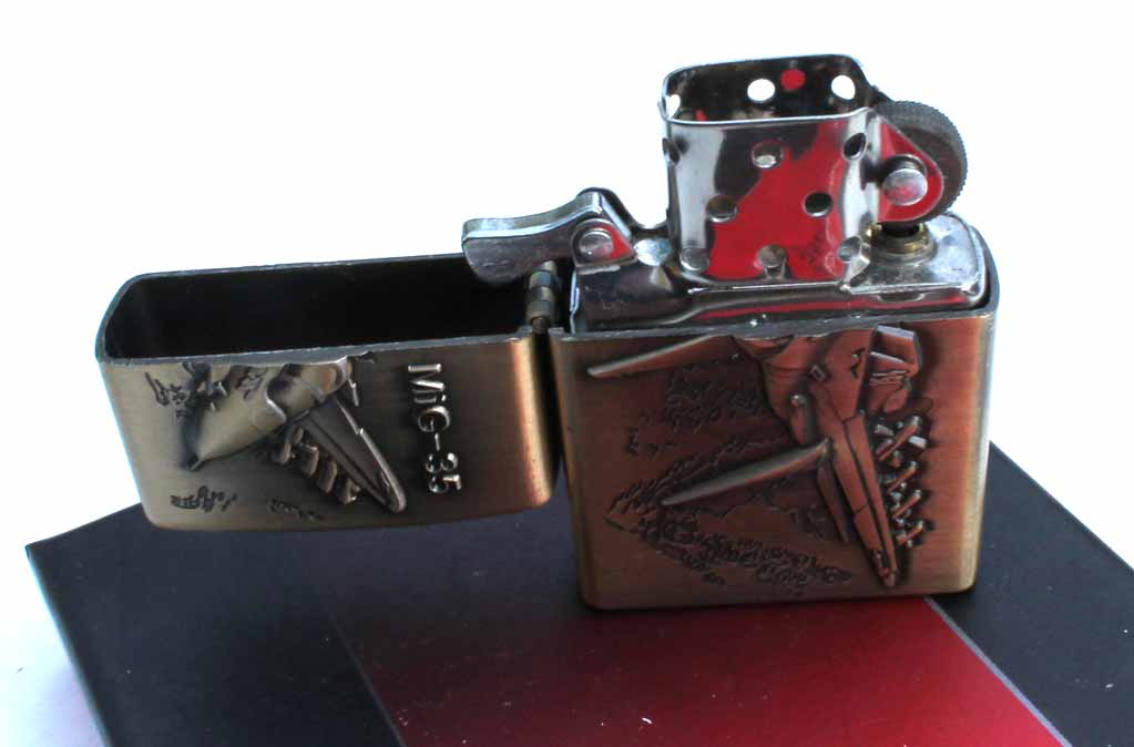 Benzinový zapalovač Stíhačka MIG 35 styl zippo. - Image 3