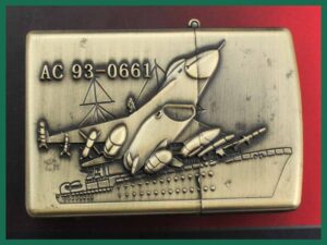 Benzinový zapalovač Bombardér AC93-0661 styl zippo.