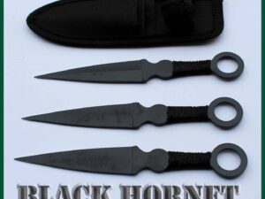Sada 3 vrhacích nožů Black Hornet v pouzdře na pásek.