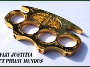 Boxer Fiat Justitia et piriat Mundus .