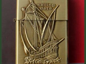 Benzinový zapalovač Historické lodě Sailing Date styl zippo.