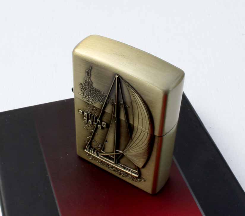 Benzinový zapalovač Historické lodě Sailing Date styl zippo. - Image 2