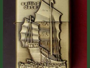 Benzinový zapalovač Historické lodě Sailing Date styl zippo.
