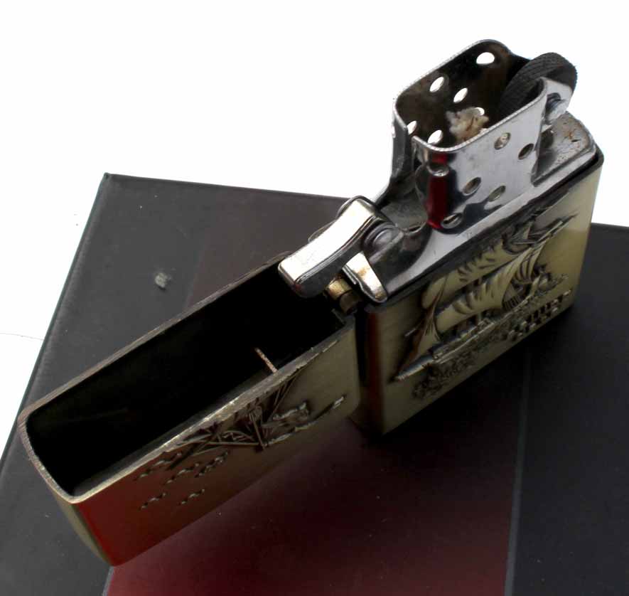 Benzinový zapalovač Historické lodě Sailing Date styl zippo. - Image 2