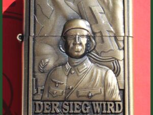 Benzinový zapalovač Der sieg wird unser sein styl zippo.