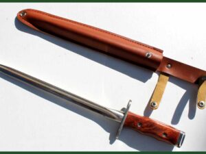 Rarita - tříbřitý bajonet, bodák 40cm.