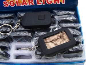 3LED svítící klíčenka na solární pohon.
