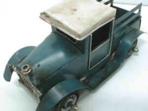 Plechový model pick-up veterána-modrý K7.